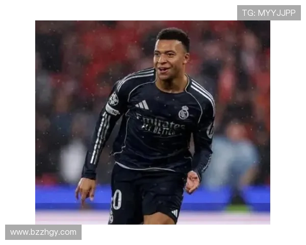 姆巴佩合练客战本菲卡有望首发 姆巴佩合练客战本菲卡有望首发